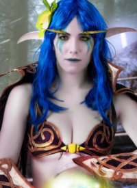 Cassie Crystal Quest Cosplay