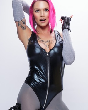 Anna Bell Peaks Dino Crisis VR Cosplay X 2