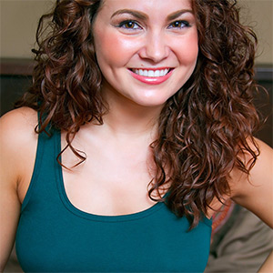 Stephy Parker Cute With Curly Hair
