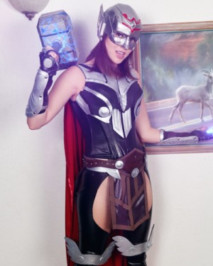Freya Parker Thor Love and Thunder VR Cosplay X 1