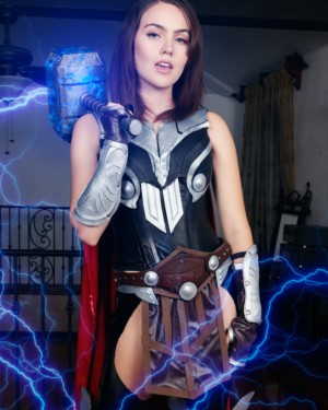 Freya Parker Thor Love and Thunder VR Cosplay X 3