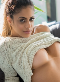 Jessica Guimaraes Sweater Tits Bella Club